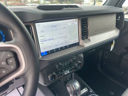 New 2025 Ford Bronco Outer Banks image 11