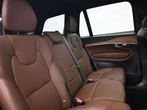 Used 2023 Volvo XC90 T8 Plus image 33