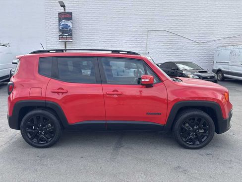 Used 2017 Jeep Renegade Altitude FWD image 8