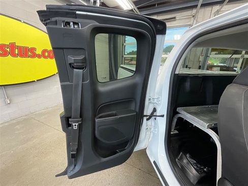 Used 2022 Chevrolet Colorado LT w/ Fleet Safety Package RWD image 20