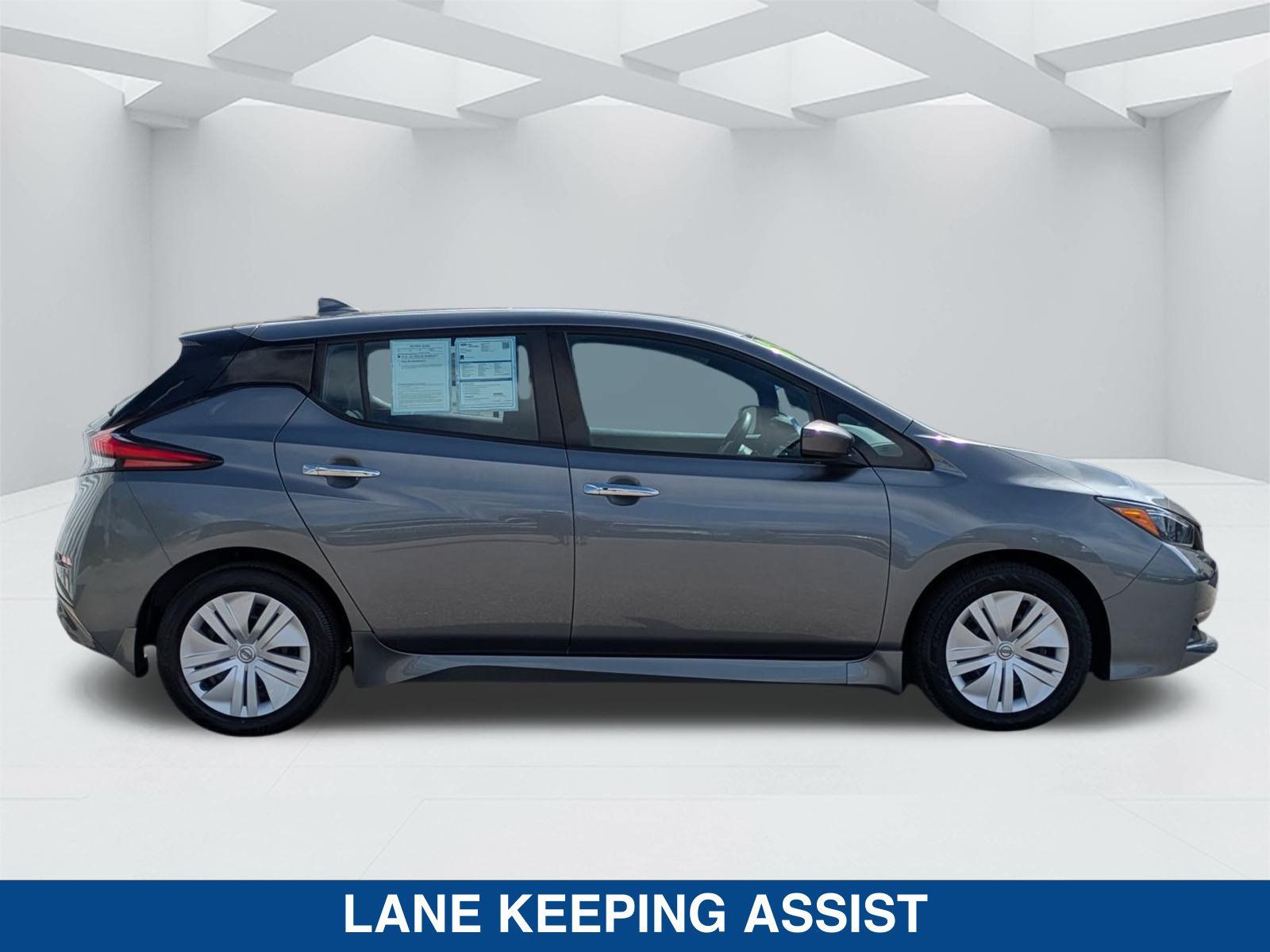 Used 2025 Nissan Leaf S FWD image 4