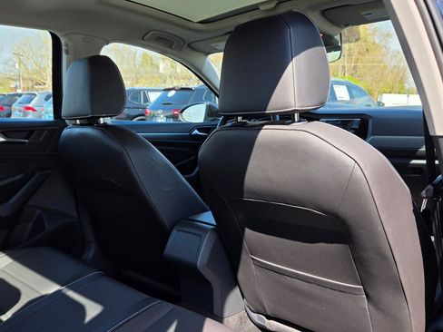 Used 2023 Volkswagen Jetta SE w/ Panoramic Sunroof Package image 43