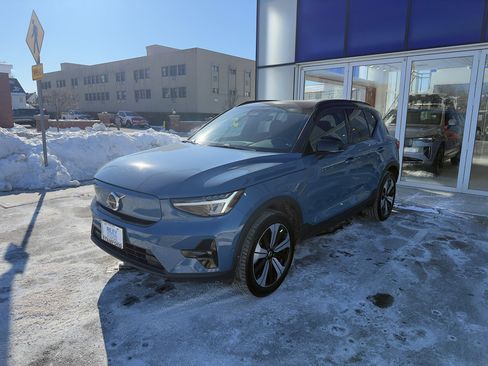 Certified 2023 Volvo XC40 Recharge Plus image 3