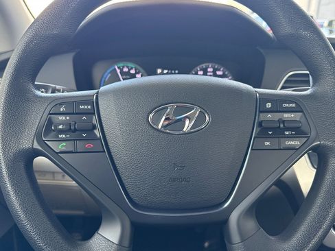 Used 2016 Hyundai Sonata SE FWD image 23