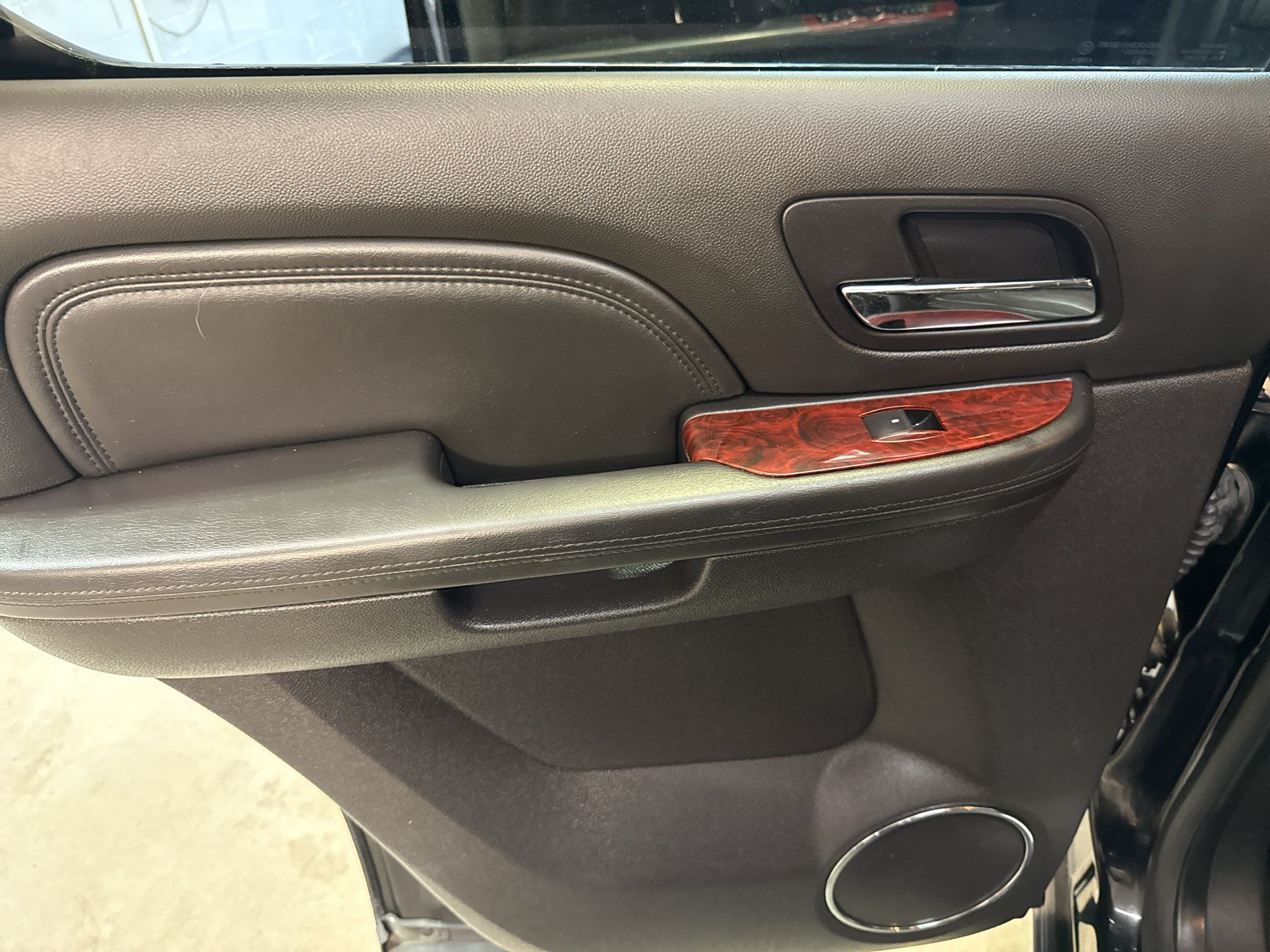 Used 2014 Cadillac Escalade Premium AWD/4WD image 29