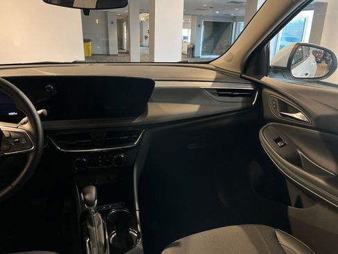 Used 2025 Buick Encore GX Preferred image 35