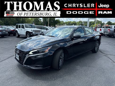 Used 2025 Nissan Altima 2.5 SV FWD image 3