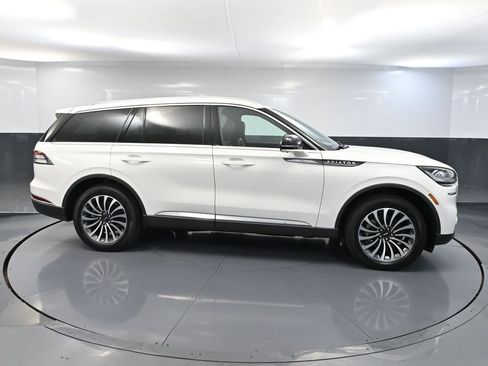 Used 2023 Lincoln Aviator Reserve image 4