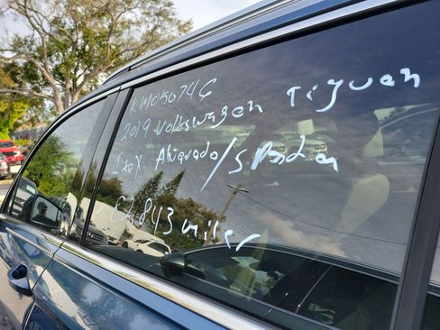 Used 2019 Volkswagen Tiguan SEL R-Line image 6