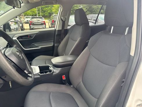 Used 2025 Toyota RAV4 LE AWD/4WD image 15
