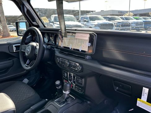 New 2026 Jeep Gladiator Mojave w/ Technology Group AWD/4WD image 12