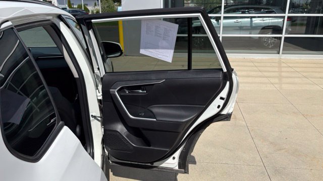 Used 2025 Toyota RAV4 XLE AWD/4WD image 29