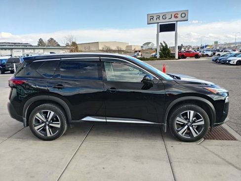 Used 2021 Nissan Rogue SL image 3