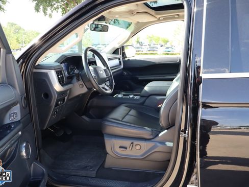 Used 2024 Ford Expedition Max XLT AWD/4WD image 25