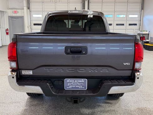 Used 2019 Toyota Tacoma SR5 AWD/4WD image 3