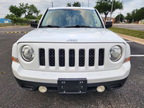 Used 2015 Jeep Patriot Sport w/ Power Value Group FWD image 2