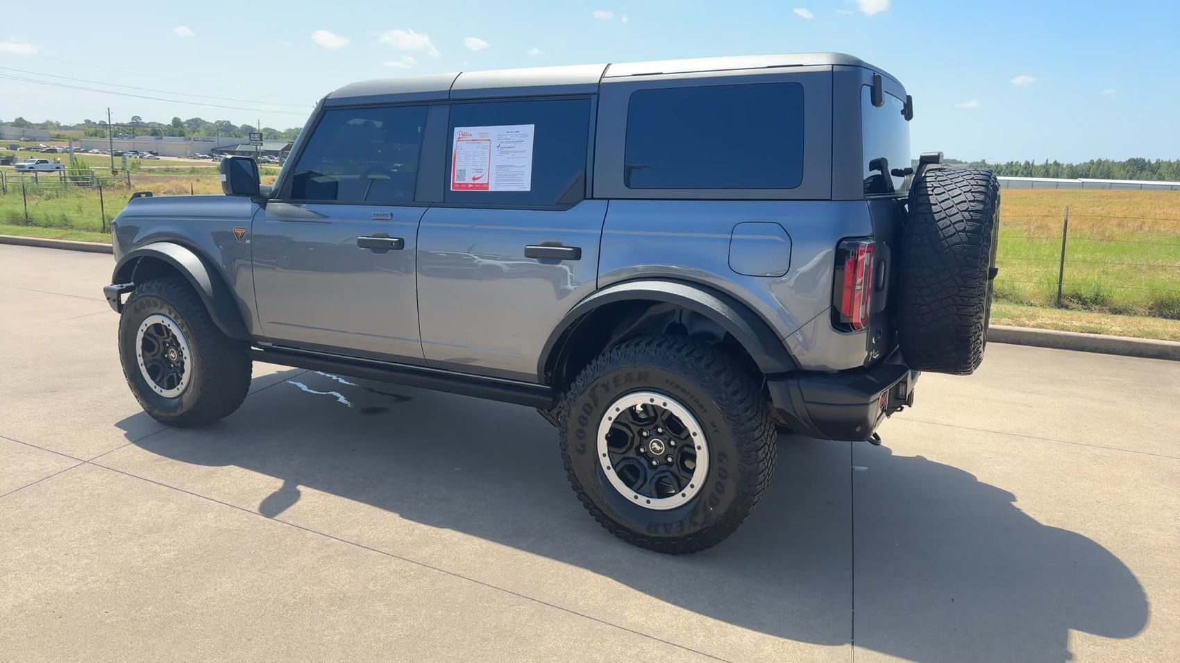 Used 2023 Ford Bronco Badlands w/ Sasquatch Package AWD/4WD image 5