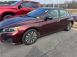 Used 2024 Nissan Altima 2.5 SV video 1