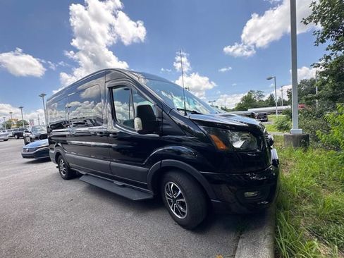 Used 2024 Ford Transit 350 XLT RWD image 4