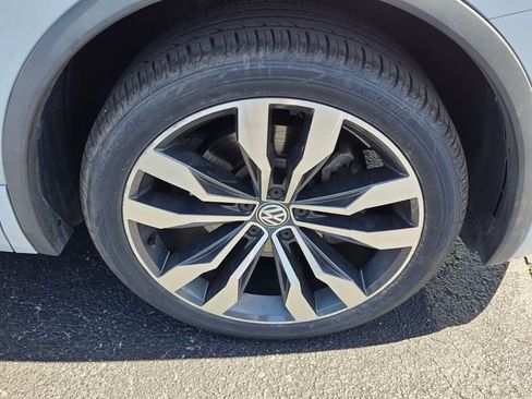 Used 2019 Volkswagen Tiguan SEL Premium R-Line image 15