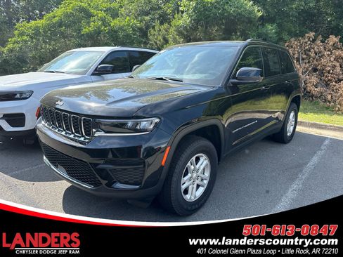 Used 2025 Jeep Grand Cherokee Laredo w/ Trailer Tow Package RWD image 1