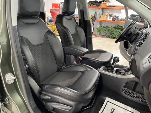 Used 2020 Jeep Compass Latitude w/ Popular Equipment Group AWD/4WD image 22