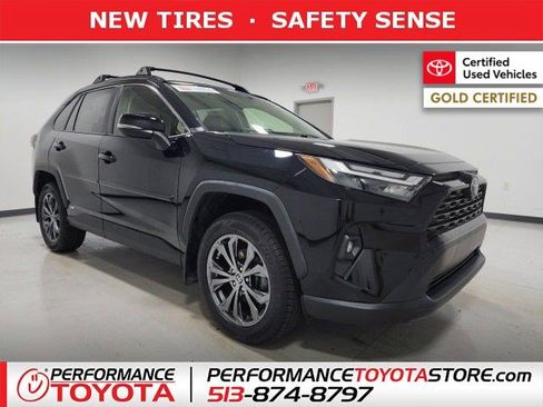 Used 2022 Toyota RAV4 XLE Premium image 1