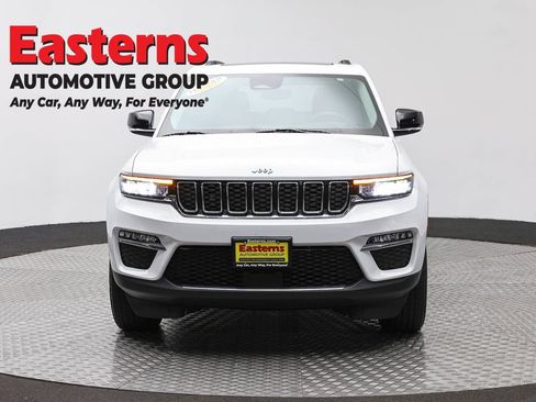 Used 2023 Jeep Grand Cherokee 4WD 4xe image 2