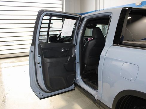 Used 2023 Honda Ridgeline Black Edition image 18