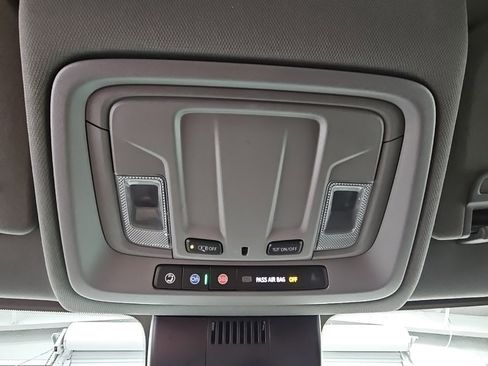 Used 2024 Chevrolet Silverado 2500 Custom w/ Custom Value Package image 18