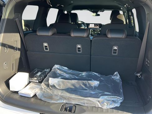 New 2026 Nissan Armada SL w/ Captain's Chari Seat Package image 10