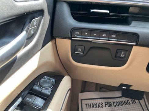 Used 2021 Cadillac Escalade Premium Luxury AWD/4WD image 27