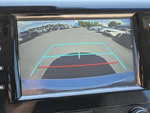 Used 2018 Toyota Camry SE w/ Moonroof Package FWD image 12