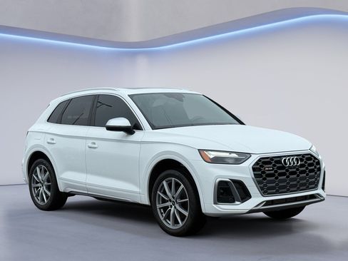 Certified 2023 Audi SQ5 Premium Plus w/ Premium Plus Package AWD/4WD image 5