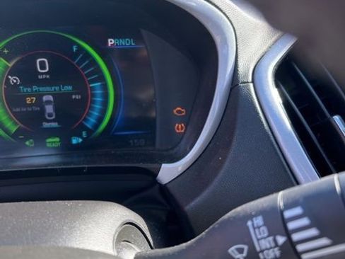 Used 2017 Chevrolet Volt LT w/ Comfort Package image 14