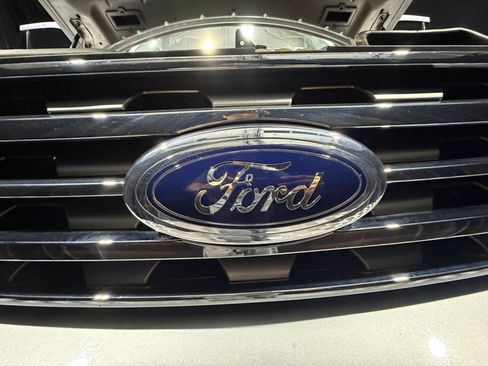 Used 2019 Ford Expedition Max Limited image 23