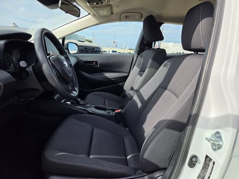 Used 2025 Toyota Corolla LE FWD image 26