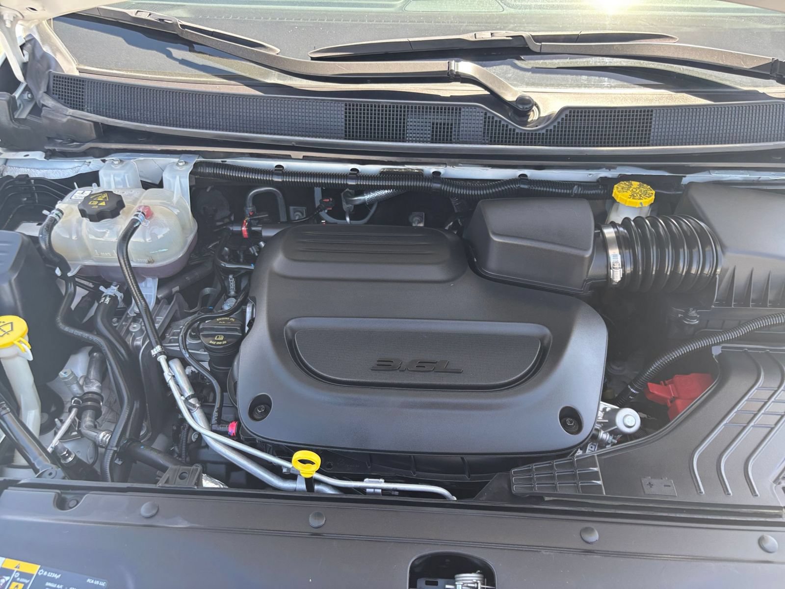 Used 2024 Chrysler Pacifica Touring-L FWD image 33