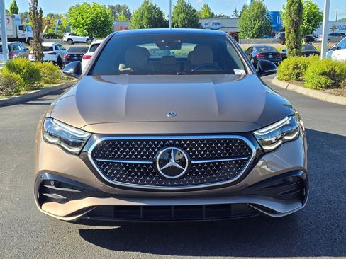 Used 2026 Mercedes-Benz E 350 4MATIC Sedan image 9