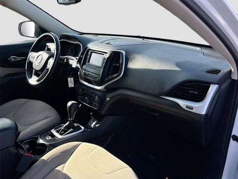 Used 2017 Jeep Cherokee Latitude image 29