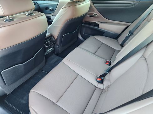 Used 2024 Lexus ES 350 w/ Premium Package image 38