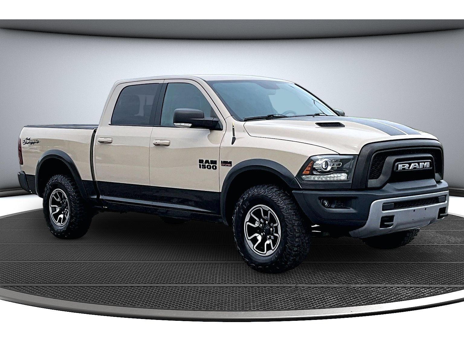 Used 2017 RAM 1500 Rebel w/ Mojave Sand Rebel Package AWD/4WD image 15