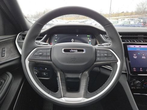 Used 2025 Jeep Grand Cherokee Limited 4xe image 43