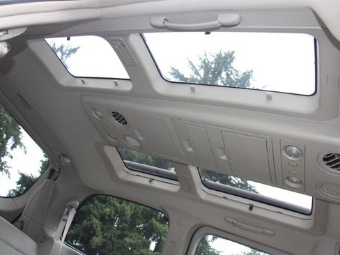 Used 2004 Nissan Quest SE w/ (SEA) Seat Pkg FWD image 9