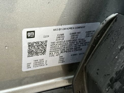 Certified 2025 Chevrolet Trax RS FWD image 33