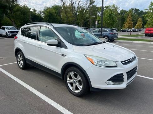 Used 2015 Ford Escape SE w/ Equipment Group 201A AWD/4WD image 3
