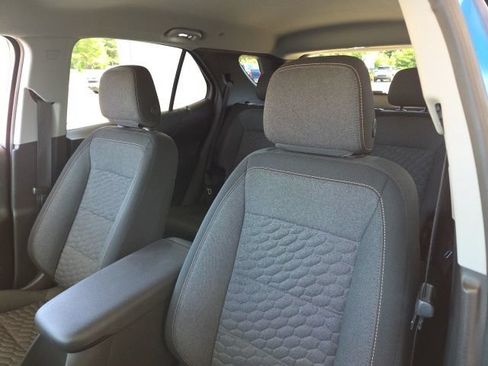 Used 2020 Chevrolet Equinox LT w/ Driver Convenience Package AWD/4WD image 18