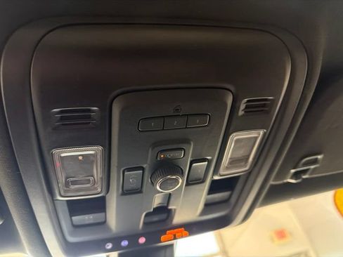 Used 2022 GMC Yukon Denali AWD/4WD image 15