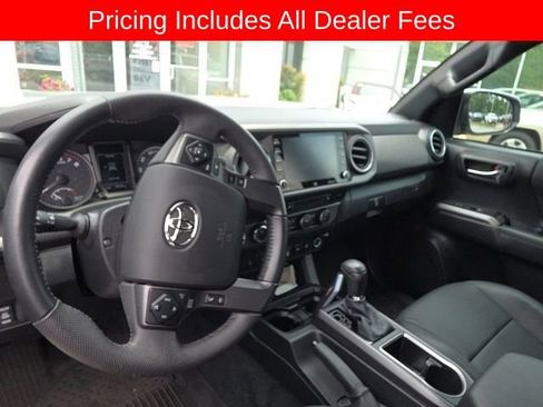 Certified 2022 Toyota Tacoma TRD Off-Road w/ TRD Premium Off Road Package AWD/4WD image 4