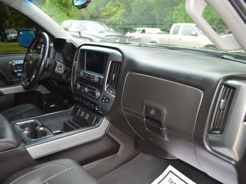 Used 2018 Chevrolet Silverado 1500 LTZ Z71 w/ LTZ Plus Package AWD/4WD image 23